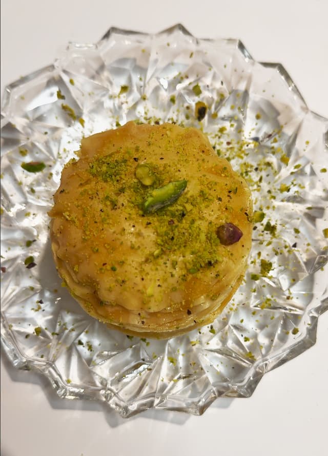 Baklava with Ice Cream - Image 1